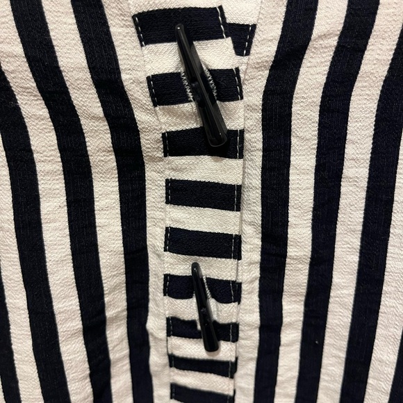 Multiples Black and White Striped Tunic, wire collar, size XL - Picture 5 of 9